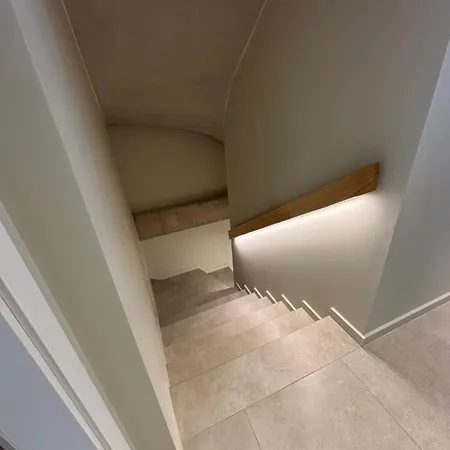 La Grange Apartment *